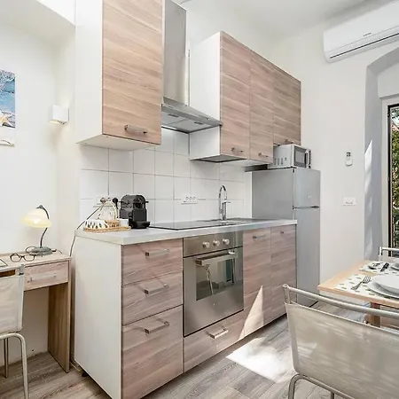 Apartment Seashell House